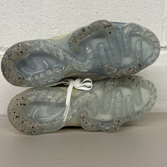 Nike Air Vapormax 2021 FK Womens White/White-Pure Platinum Sz 7 (DC4111-100) - Picture 6 of 7